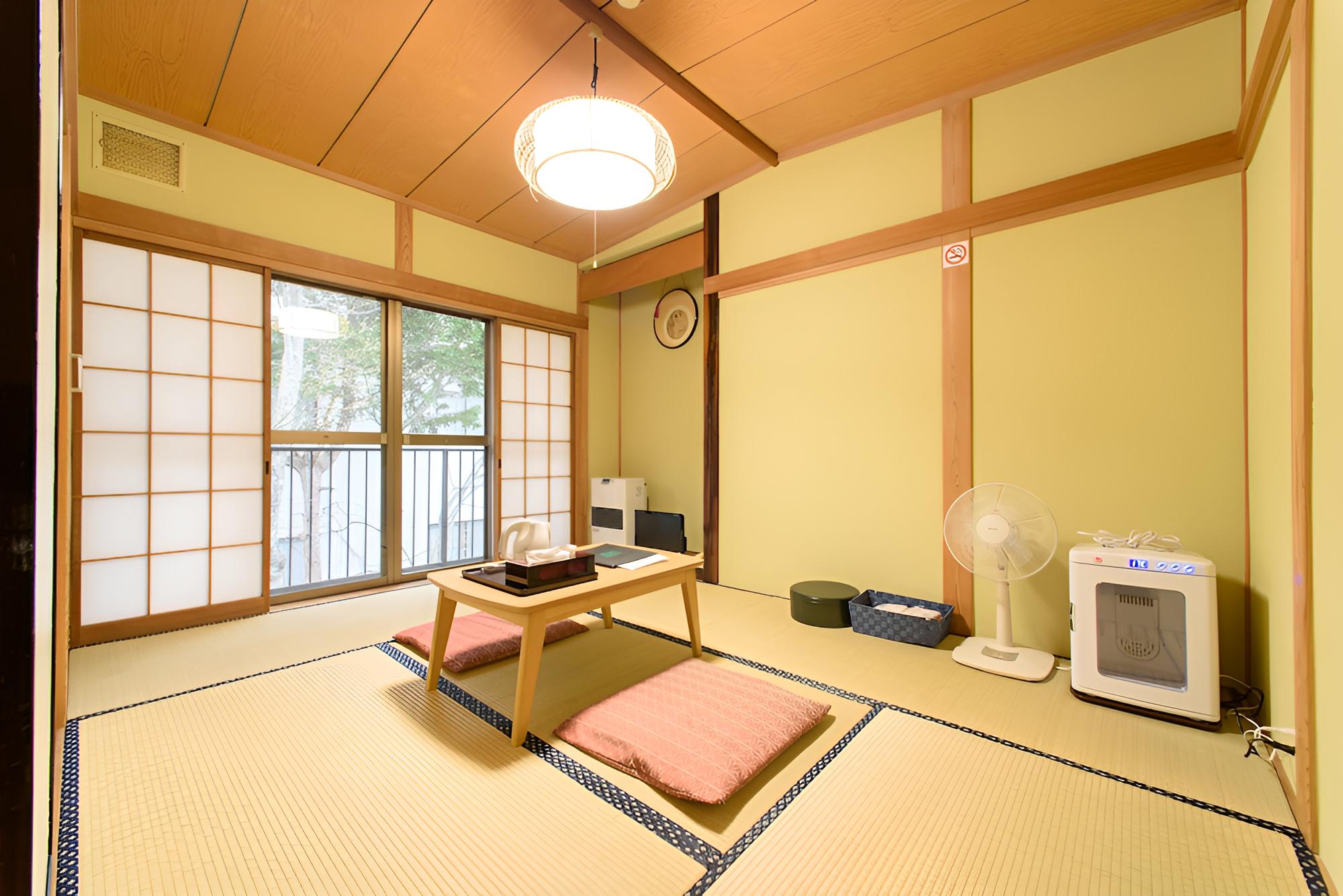 Economy Japanese Style Room (No Air Conditioning or Bathroom) - Possible Noise Disturbance