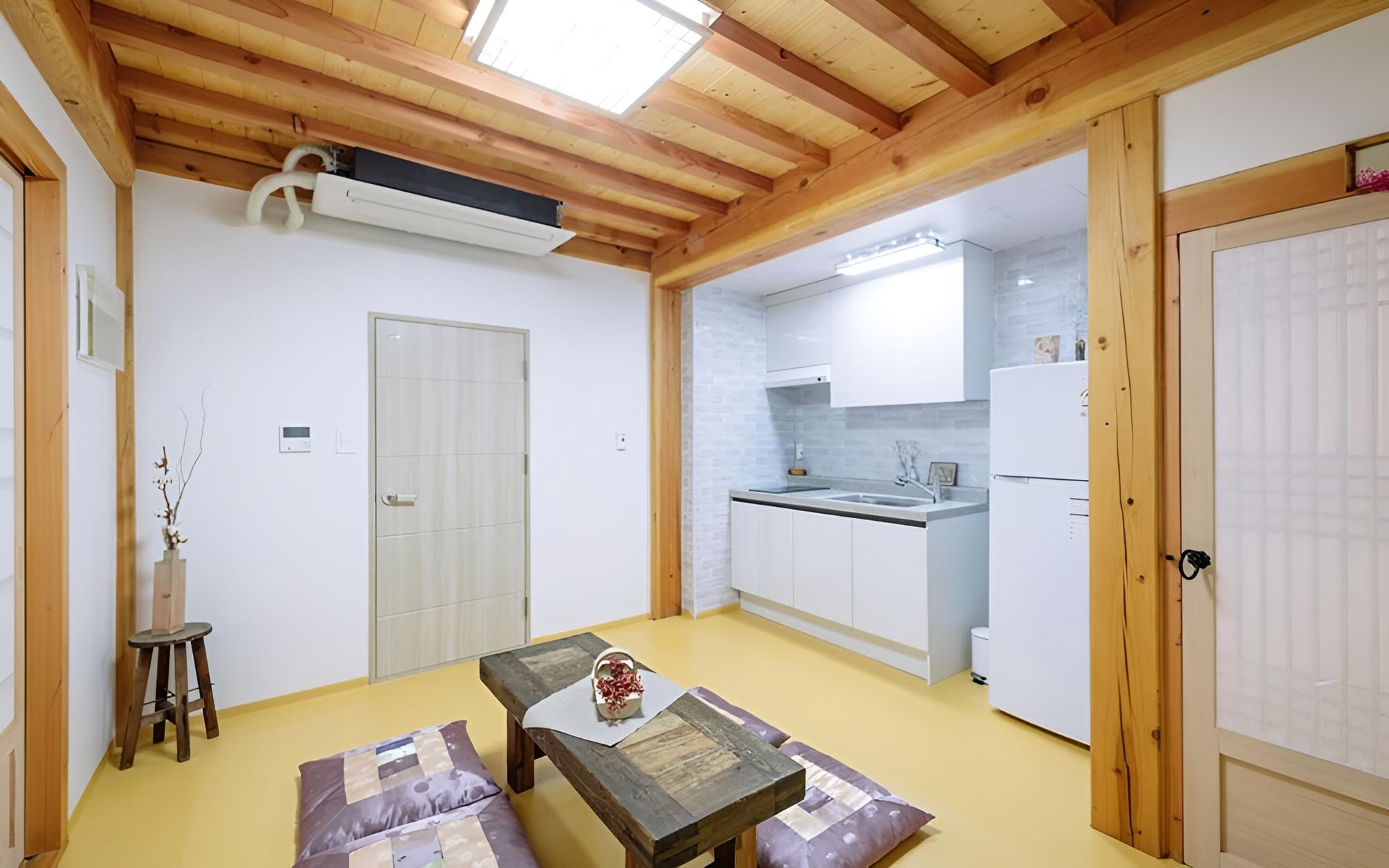 Room (Baeklan 104) - Photo 1