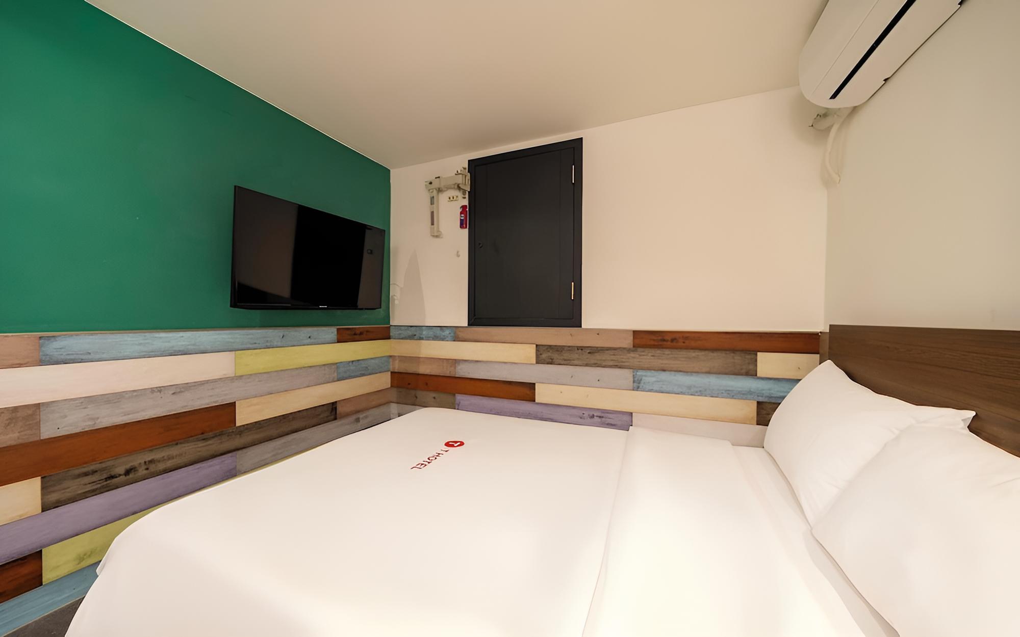 Room (Standard - Walk-in only (Netflix Disn)