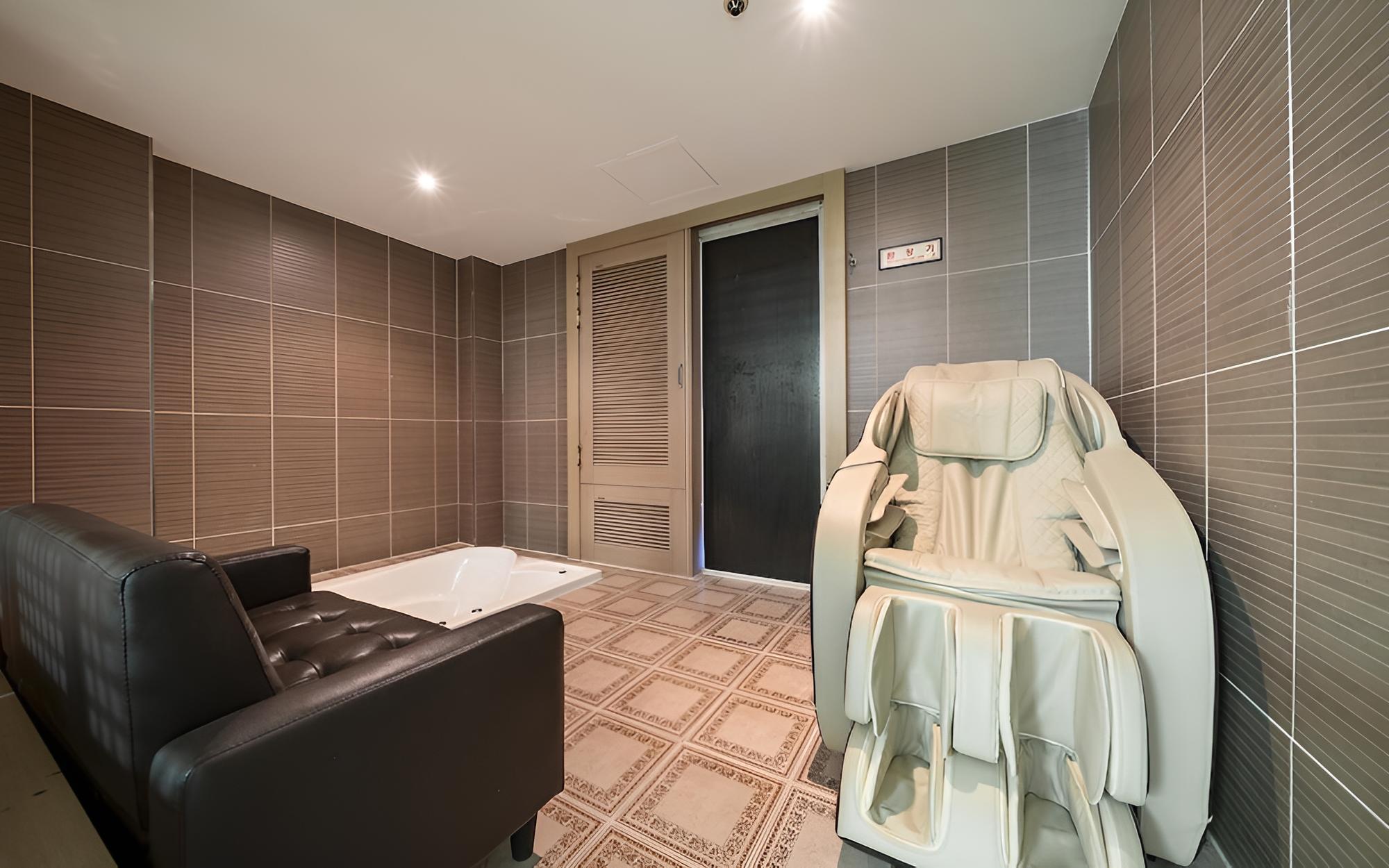 Room (Premium (70 smart TV/styler/spa batht) photo 3