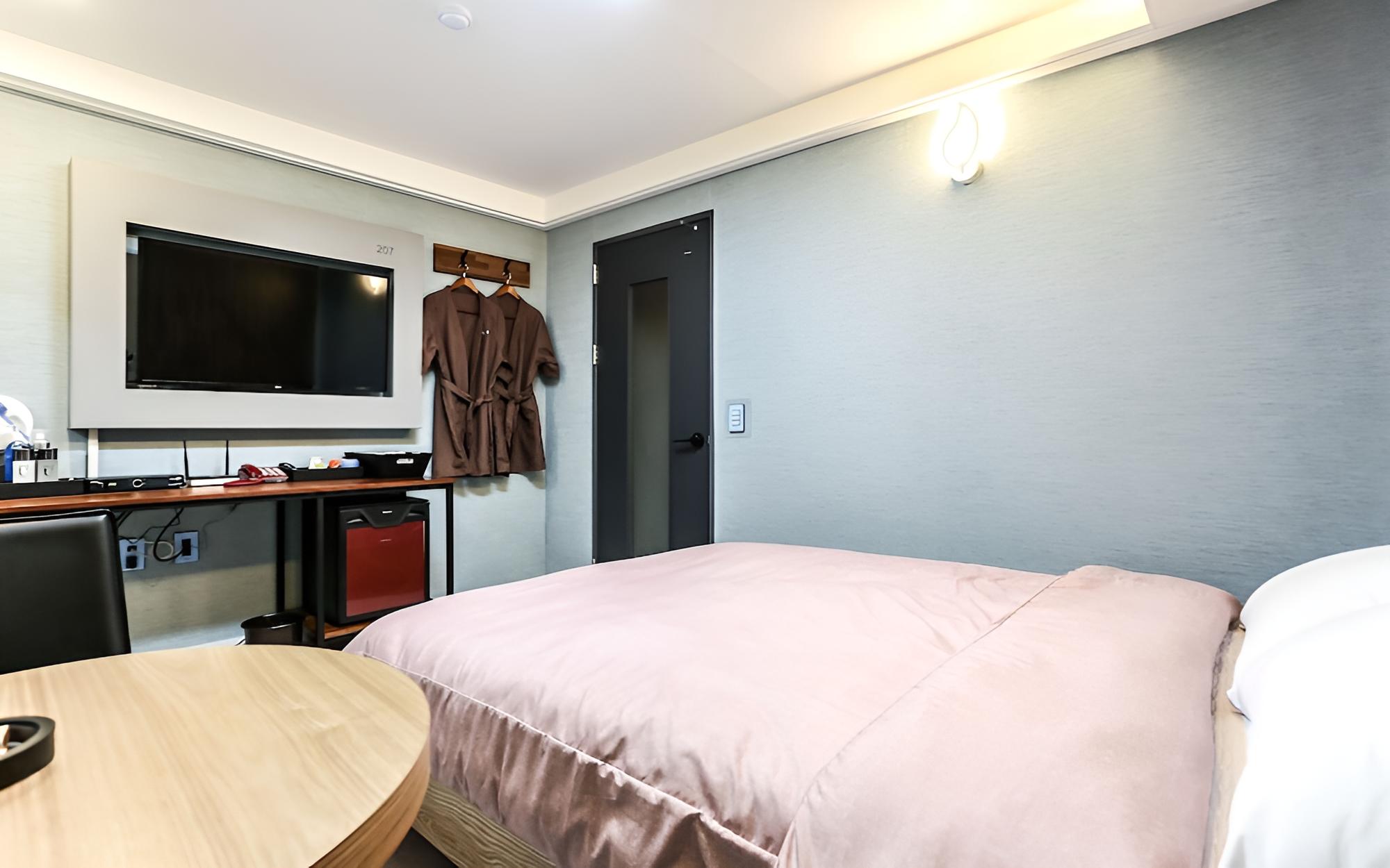Room (Standard Room A) - Photo 5