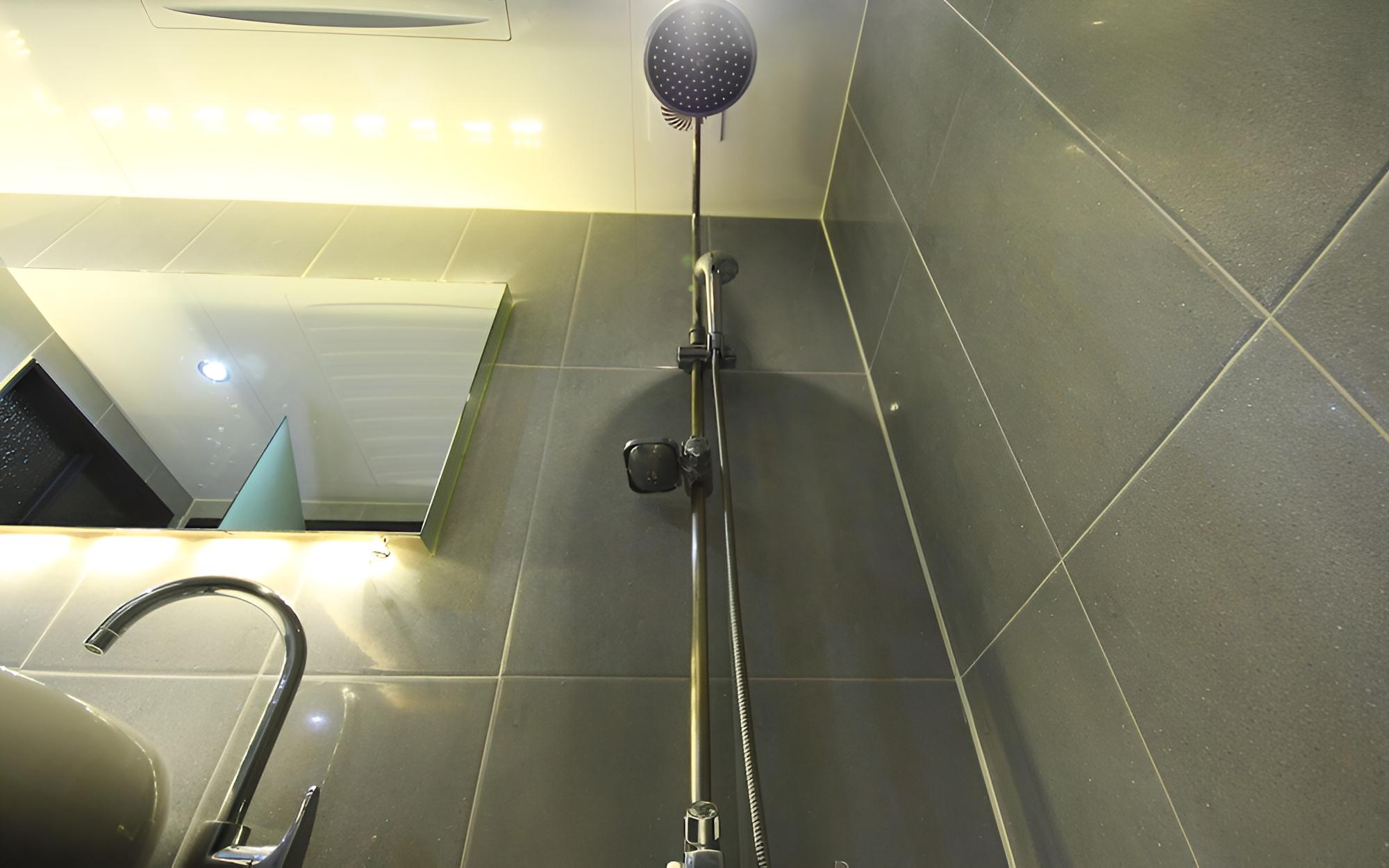 Room (Standard Room C)