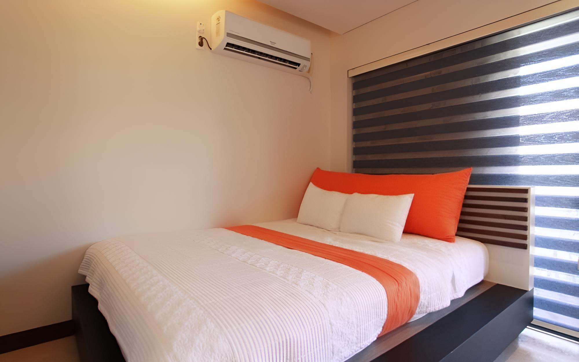 Room (AQUTUS (2F))