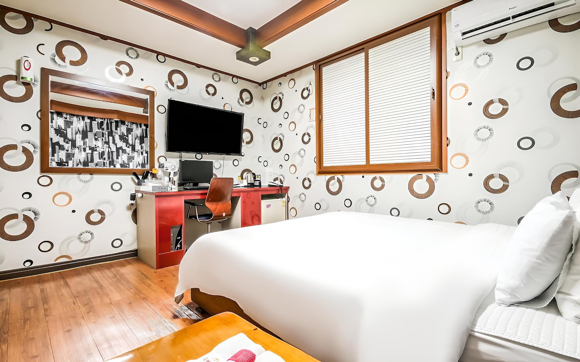 Room (Standard room)