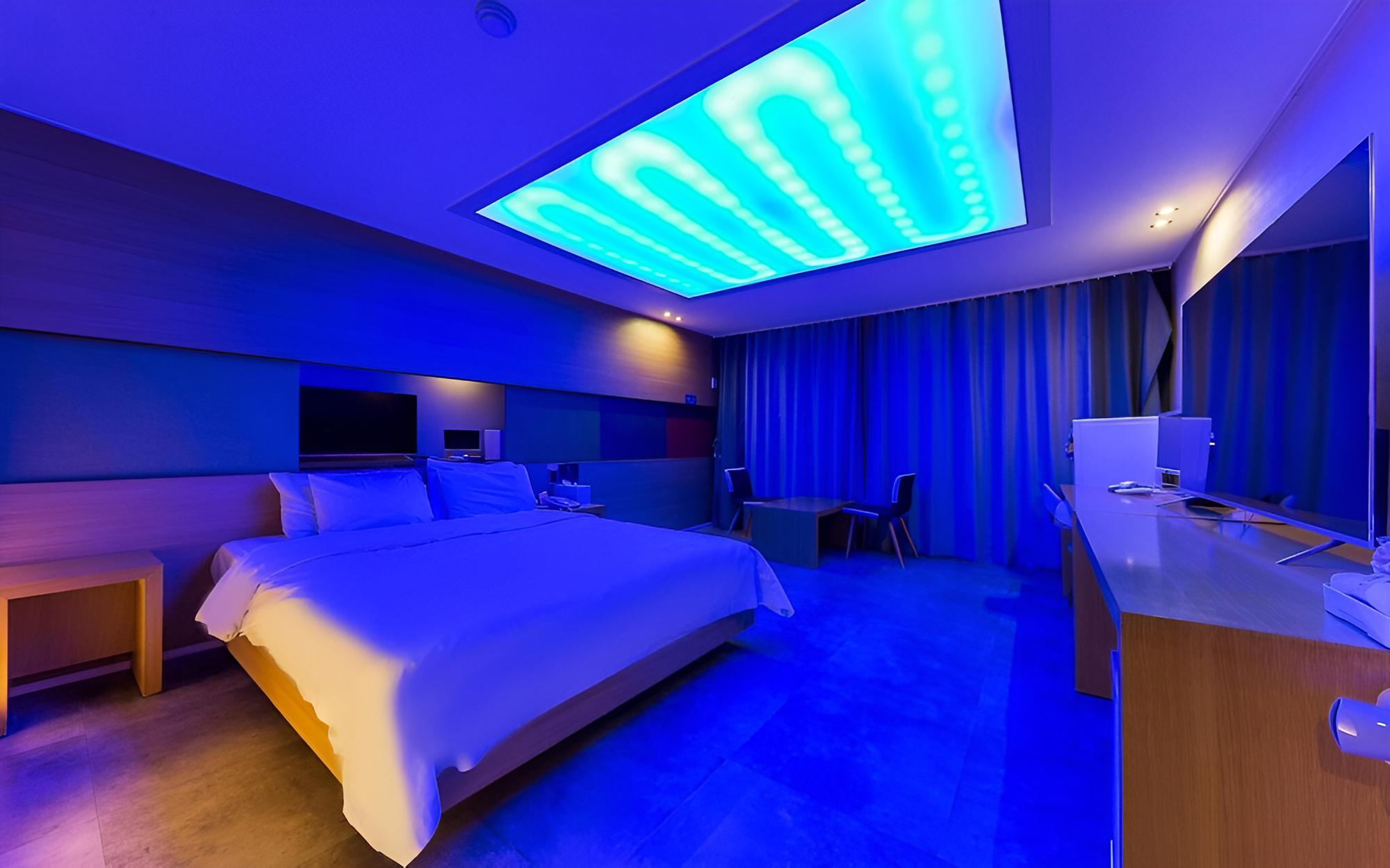Room (Hanok Blue (Breakfast corner availabl)