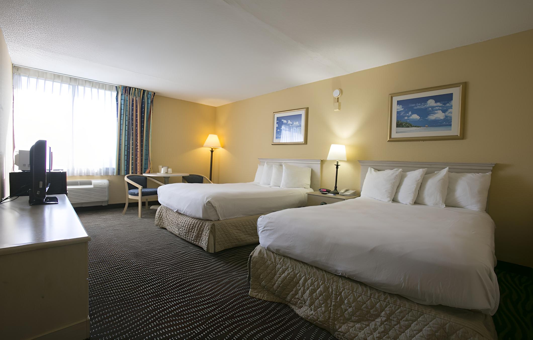 Room, 2 Double Beds, Pool View