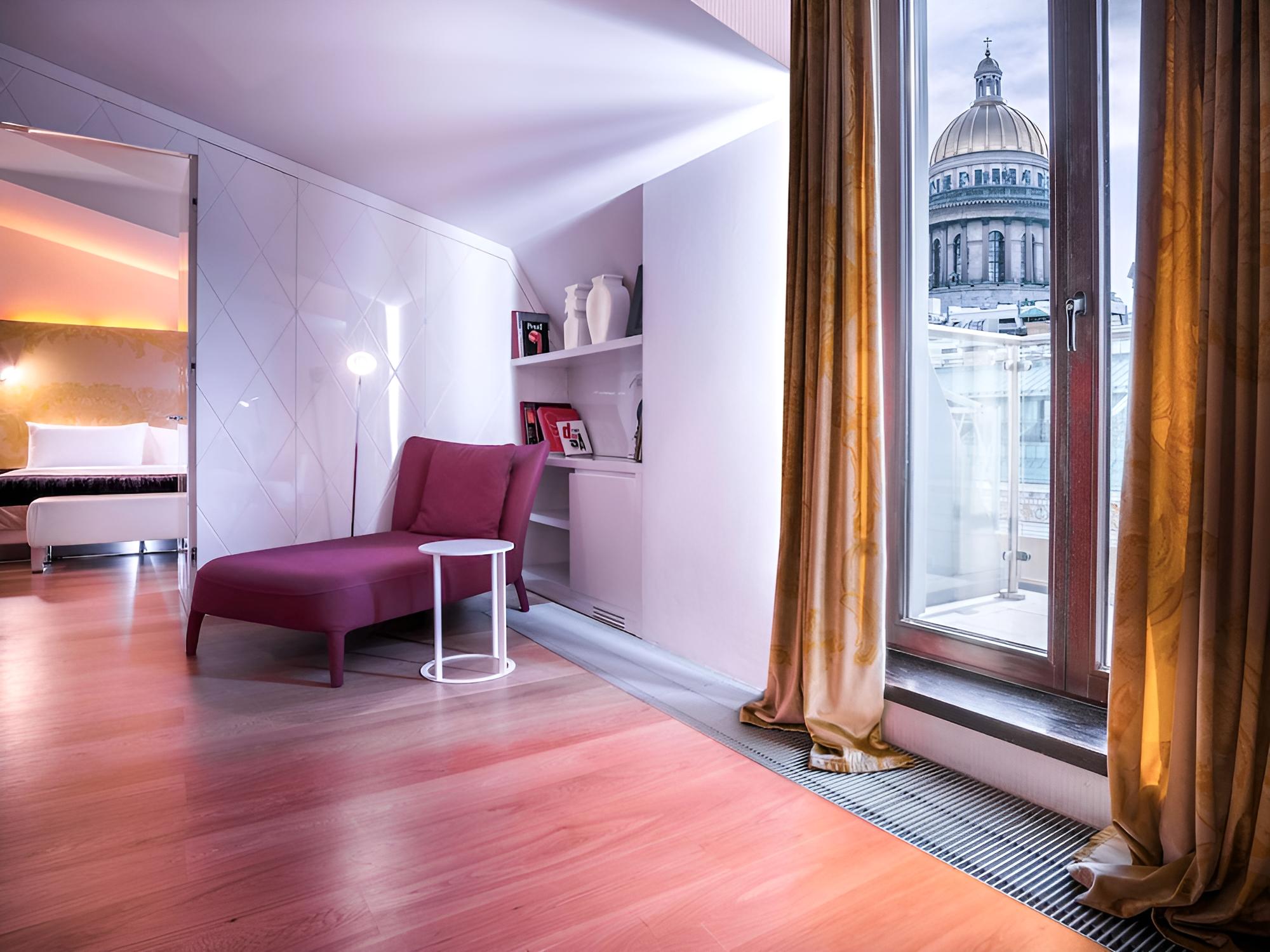 Loft, 1 King Bed (SO LOFTY)