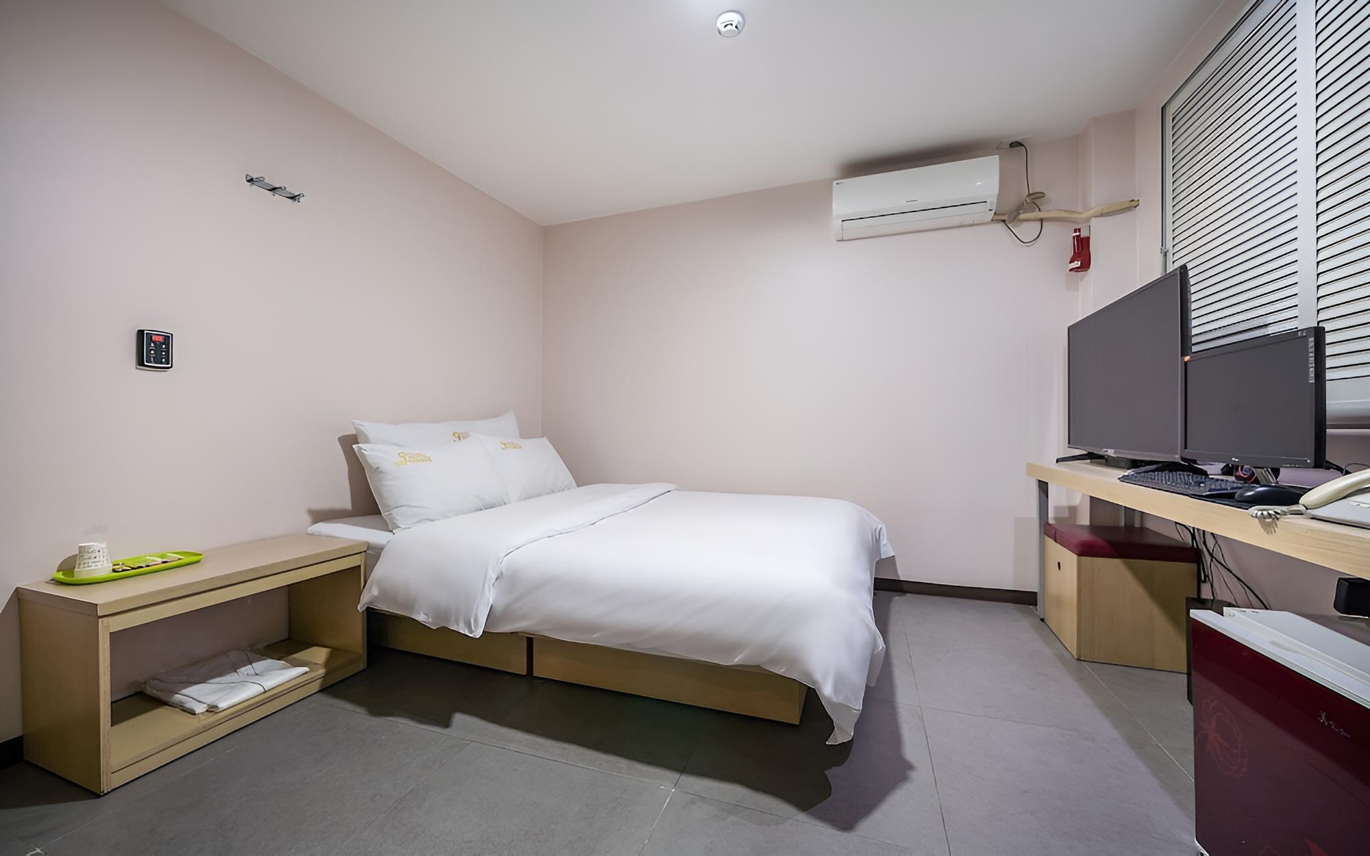 Room (Standard Room A) photo 3