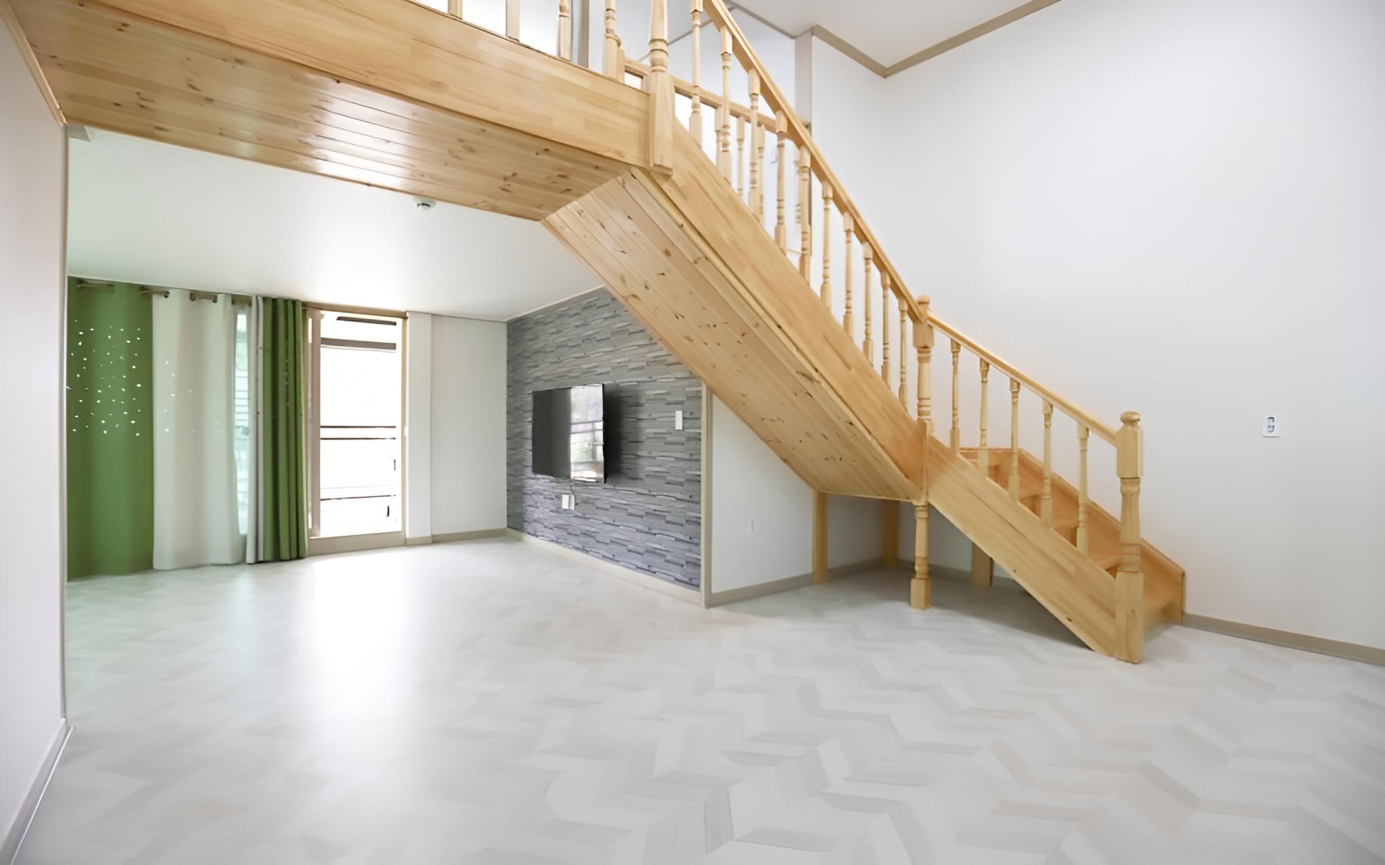 Room (Room 202) - Photo 1