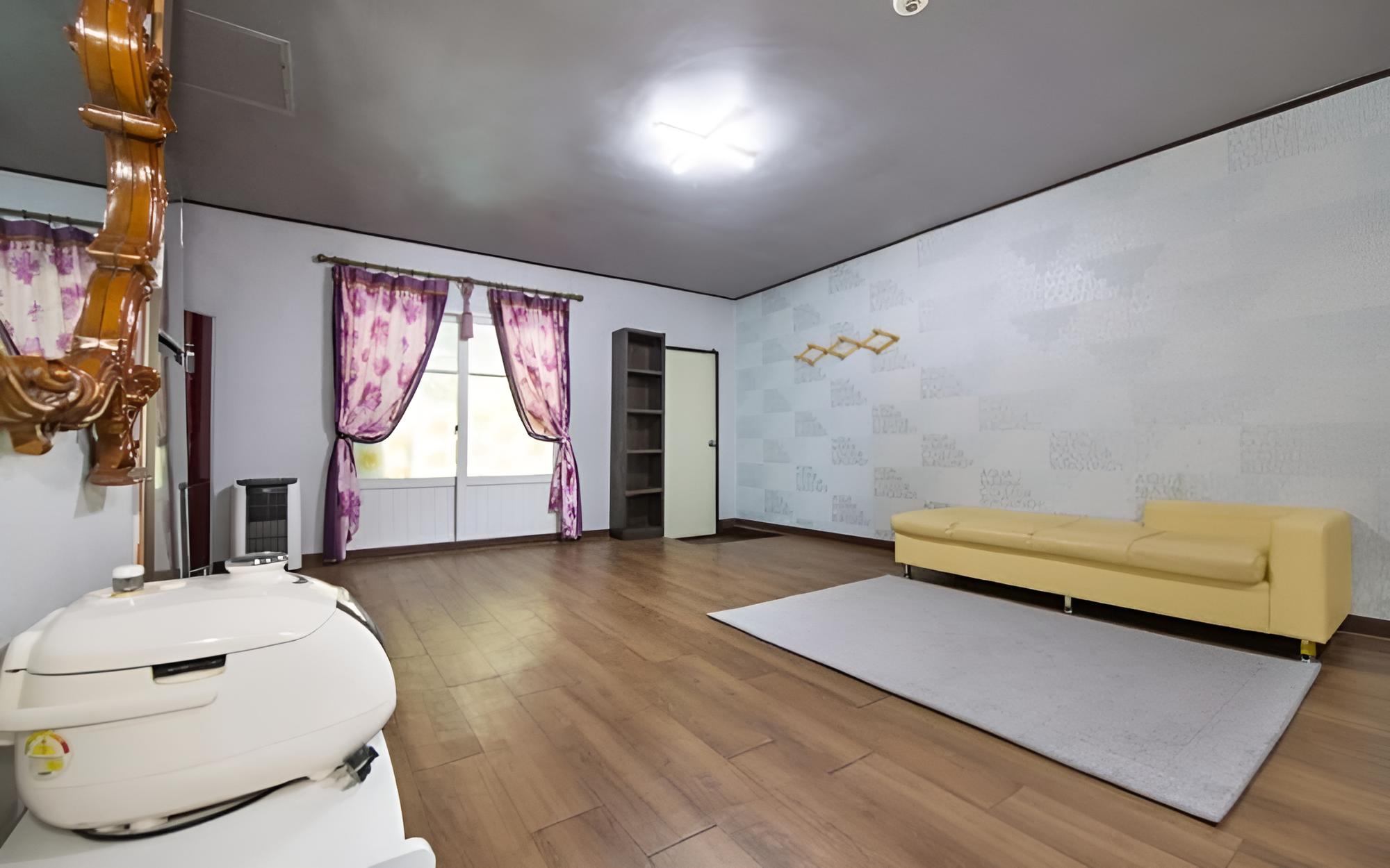 Room (Star of Yongchu)