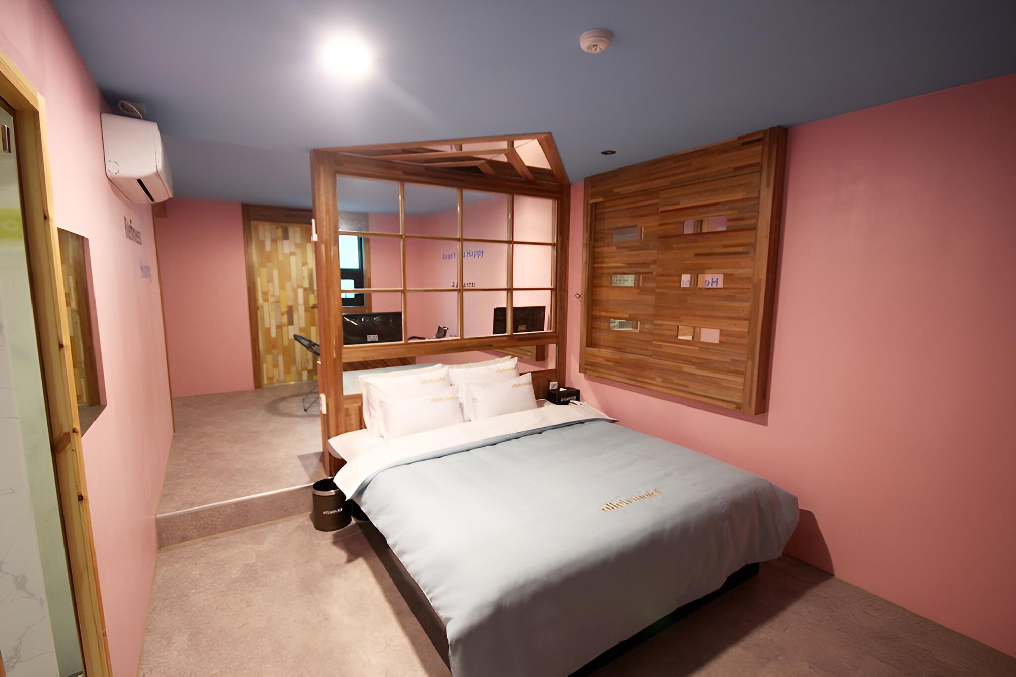 Room (VIP Terrace)
