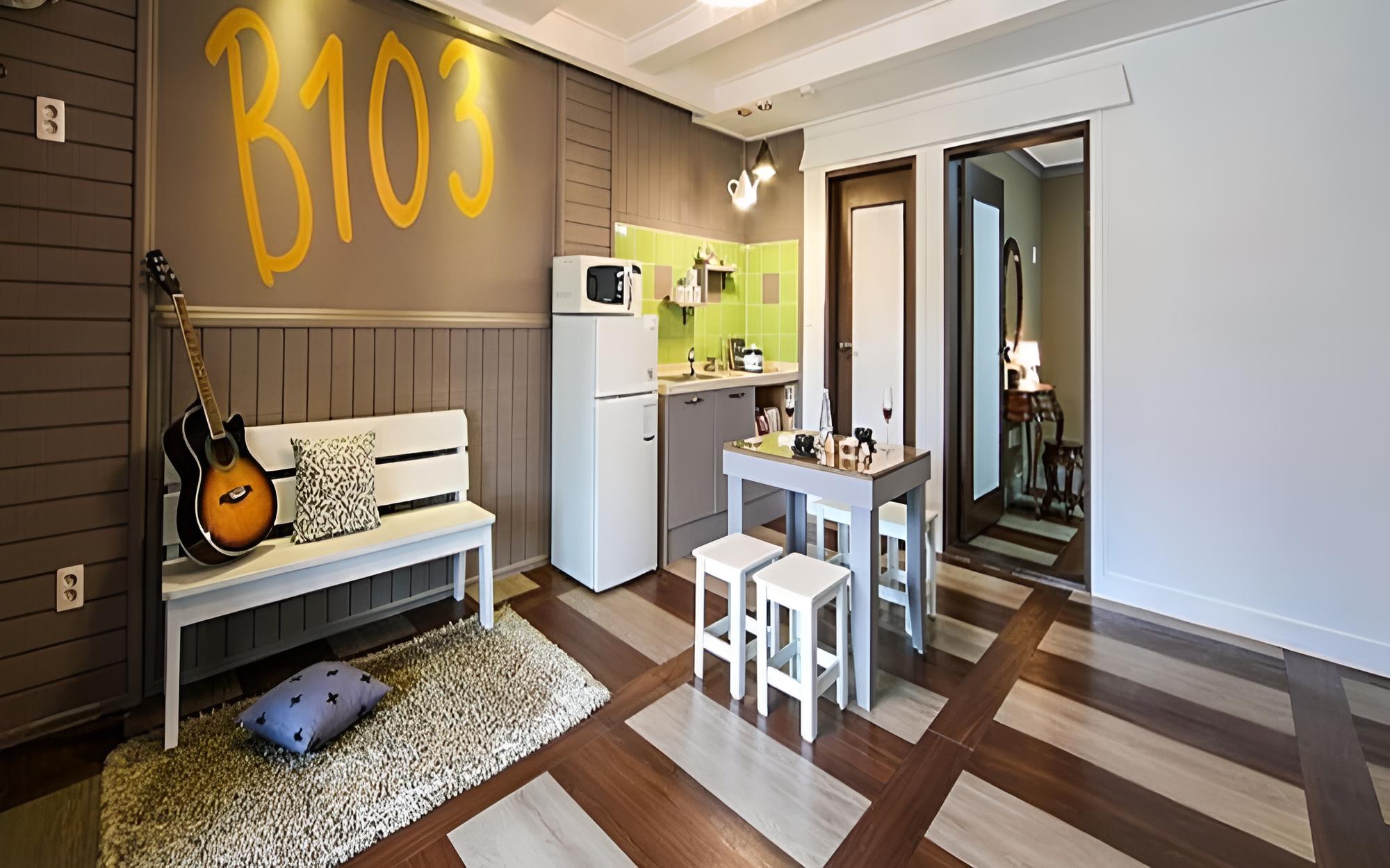 Room (Espoir)
