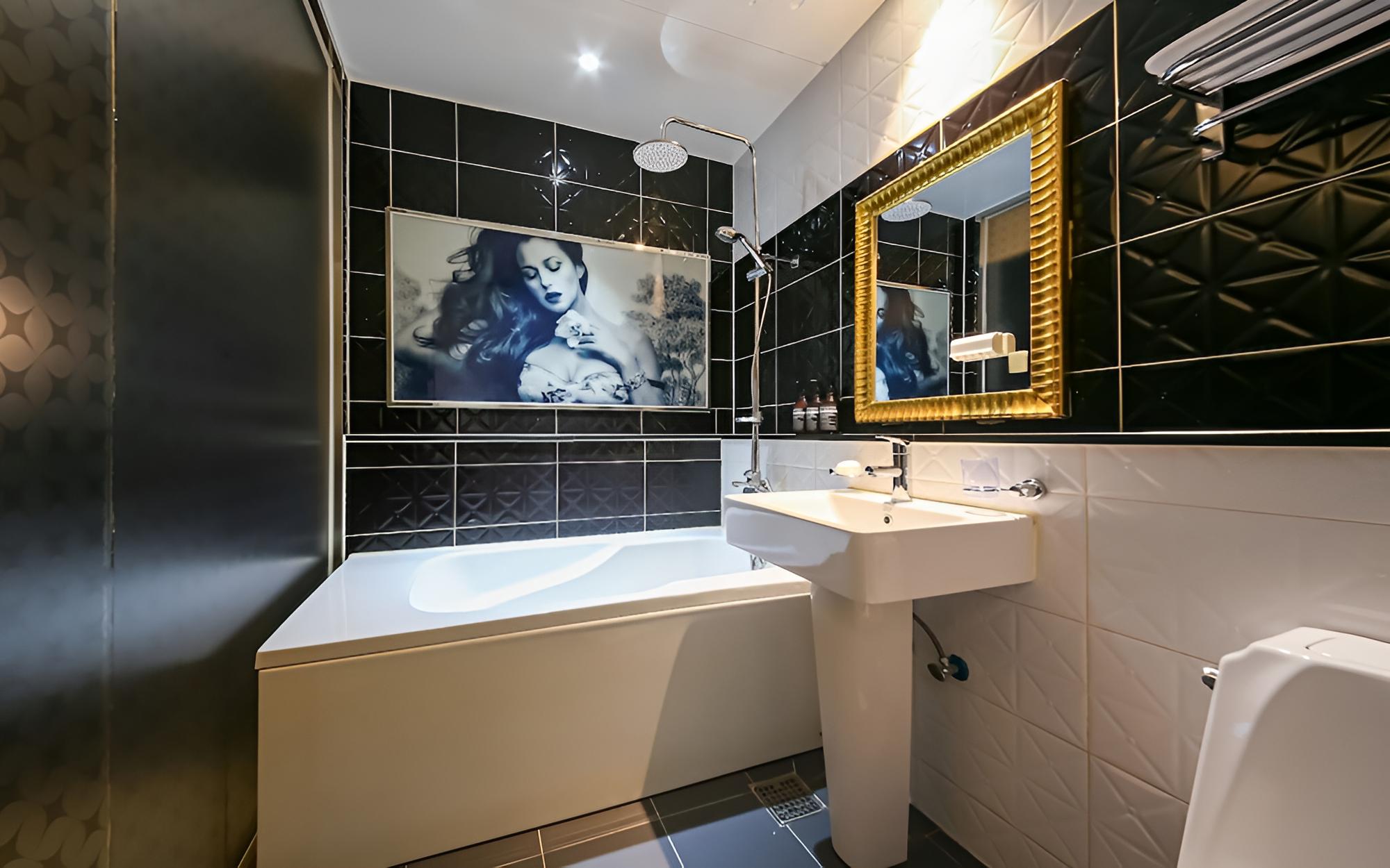 Room (Royal (assigned upon check-in styler ) - Photo 2