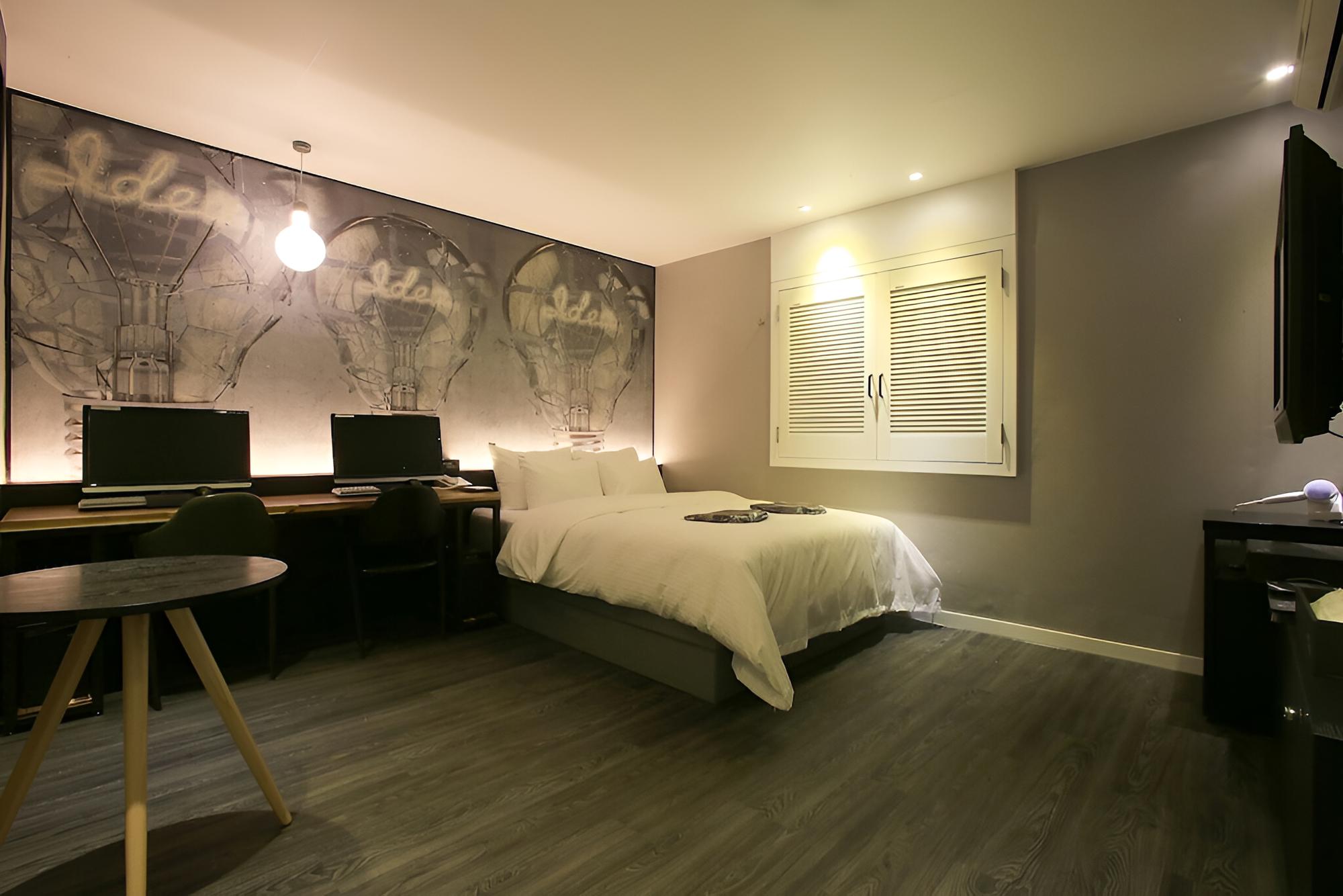 Room (Couple PC Room)