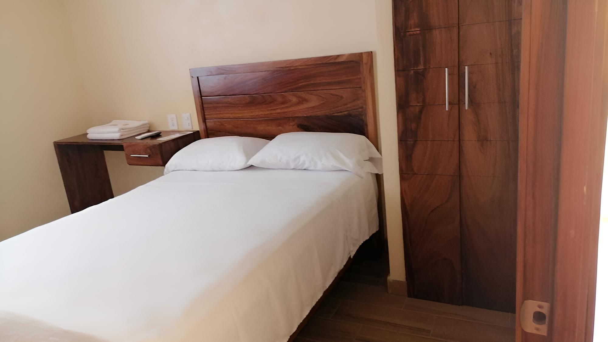 Traditional Room, 1 Queen Bed