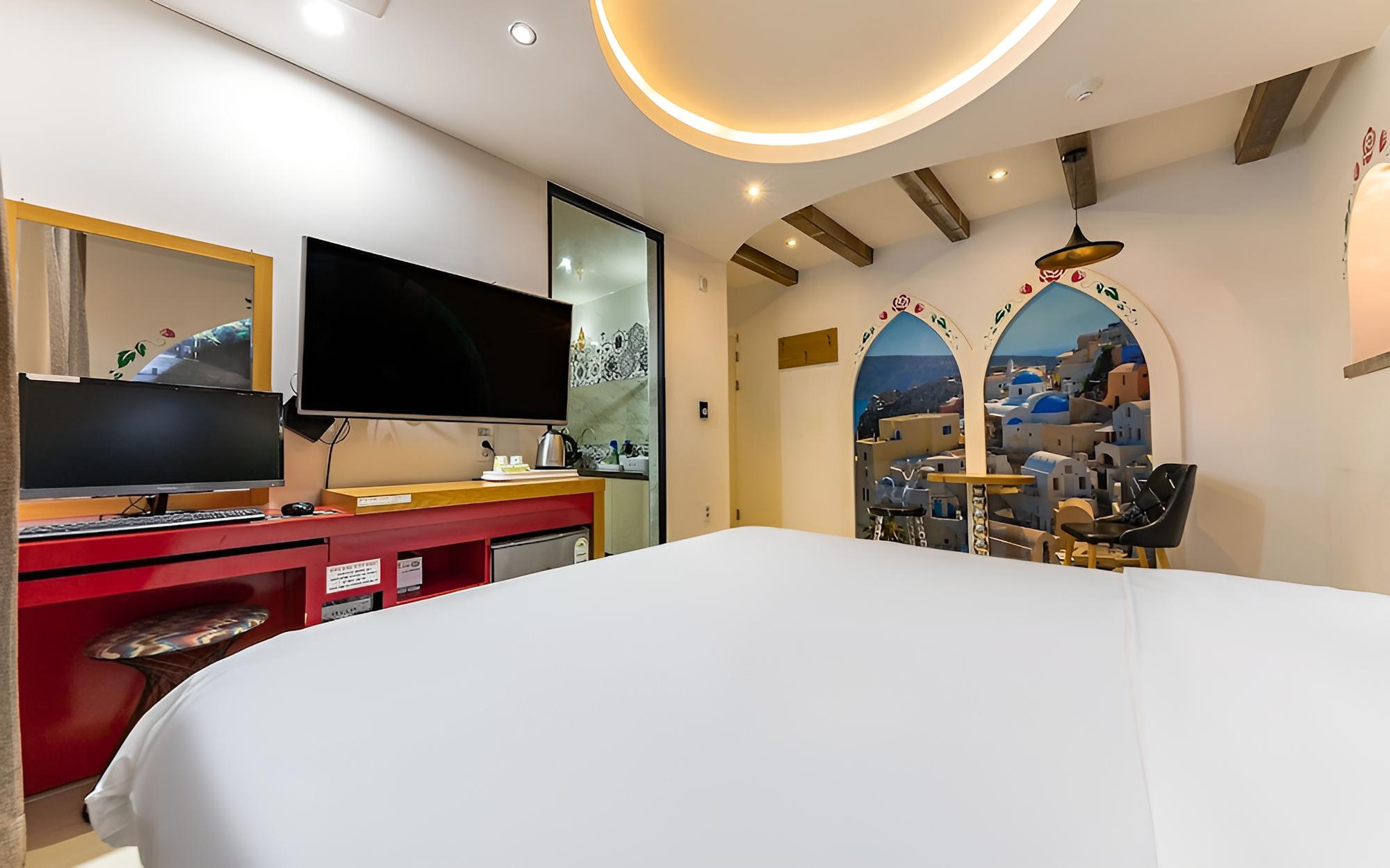 Room (Standard room (latex mattress Netflix)