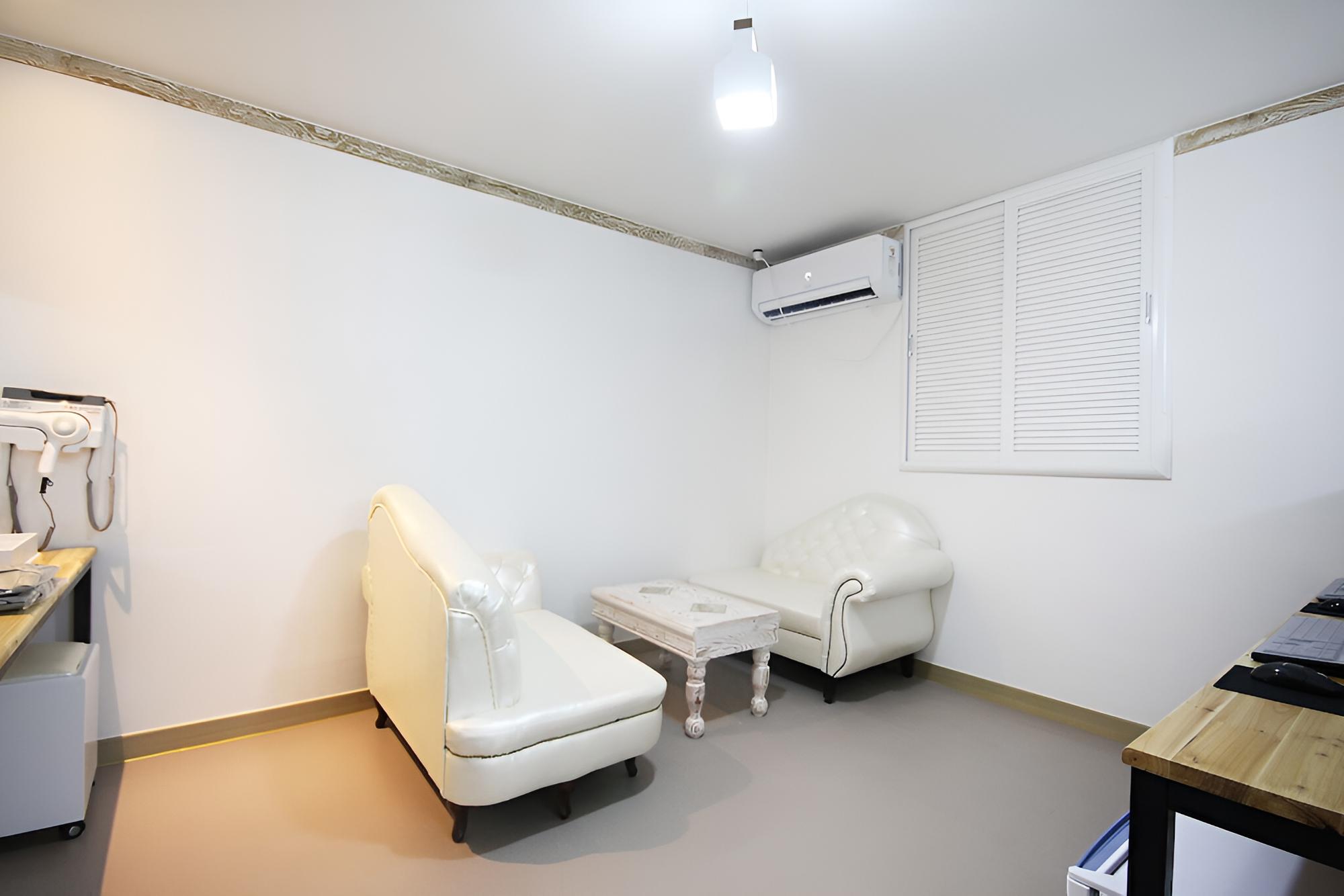 Room (VIP (Twin Bed)) - Photo 3