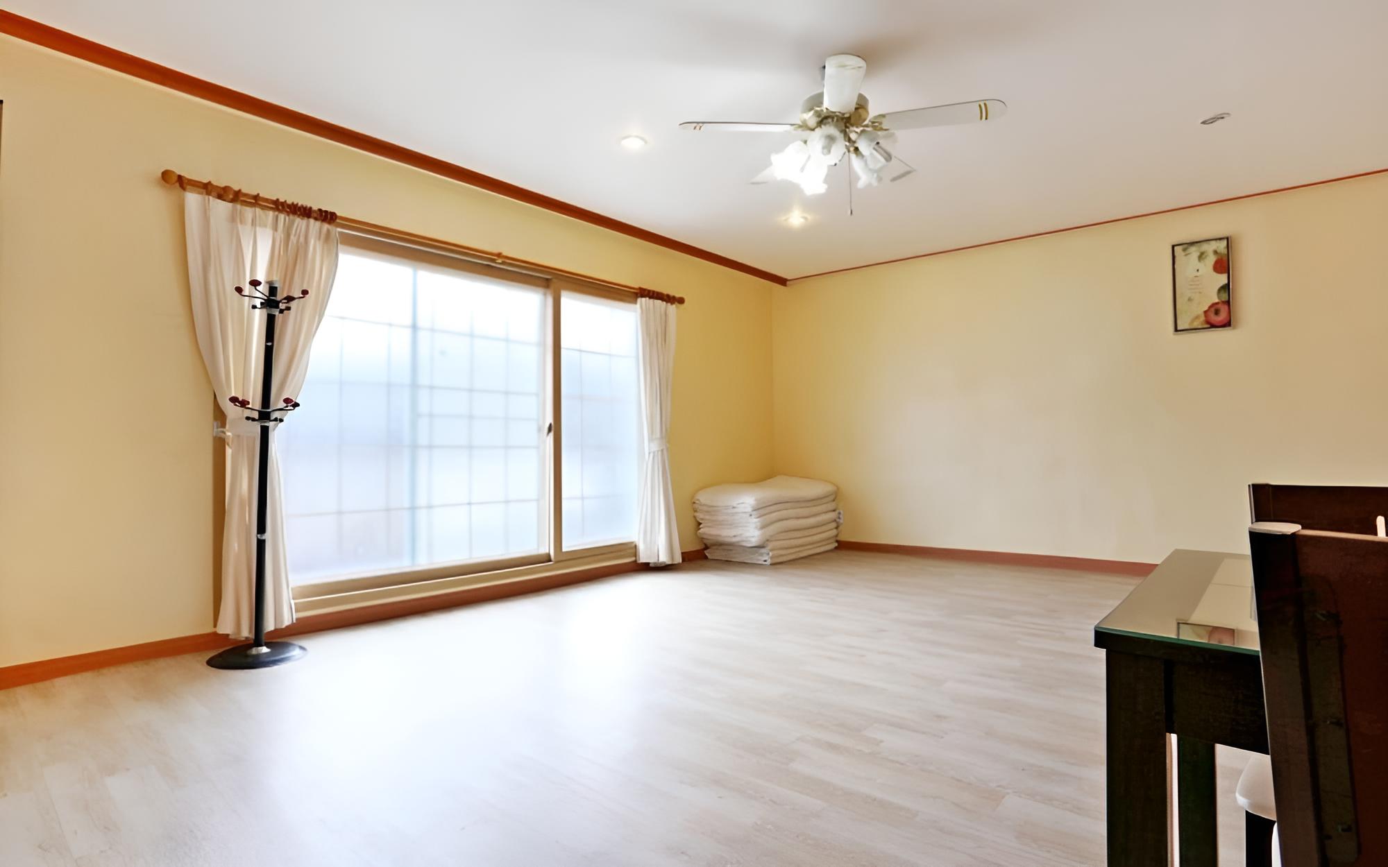 Room (Lemon Room 1F)