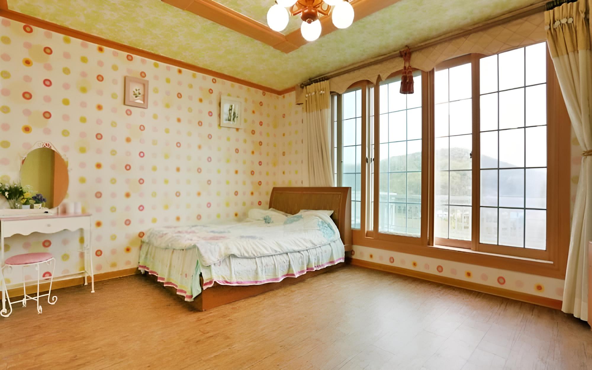 Room (Seagull)