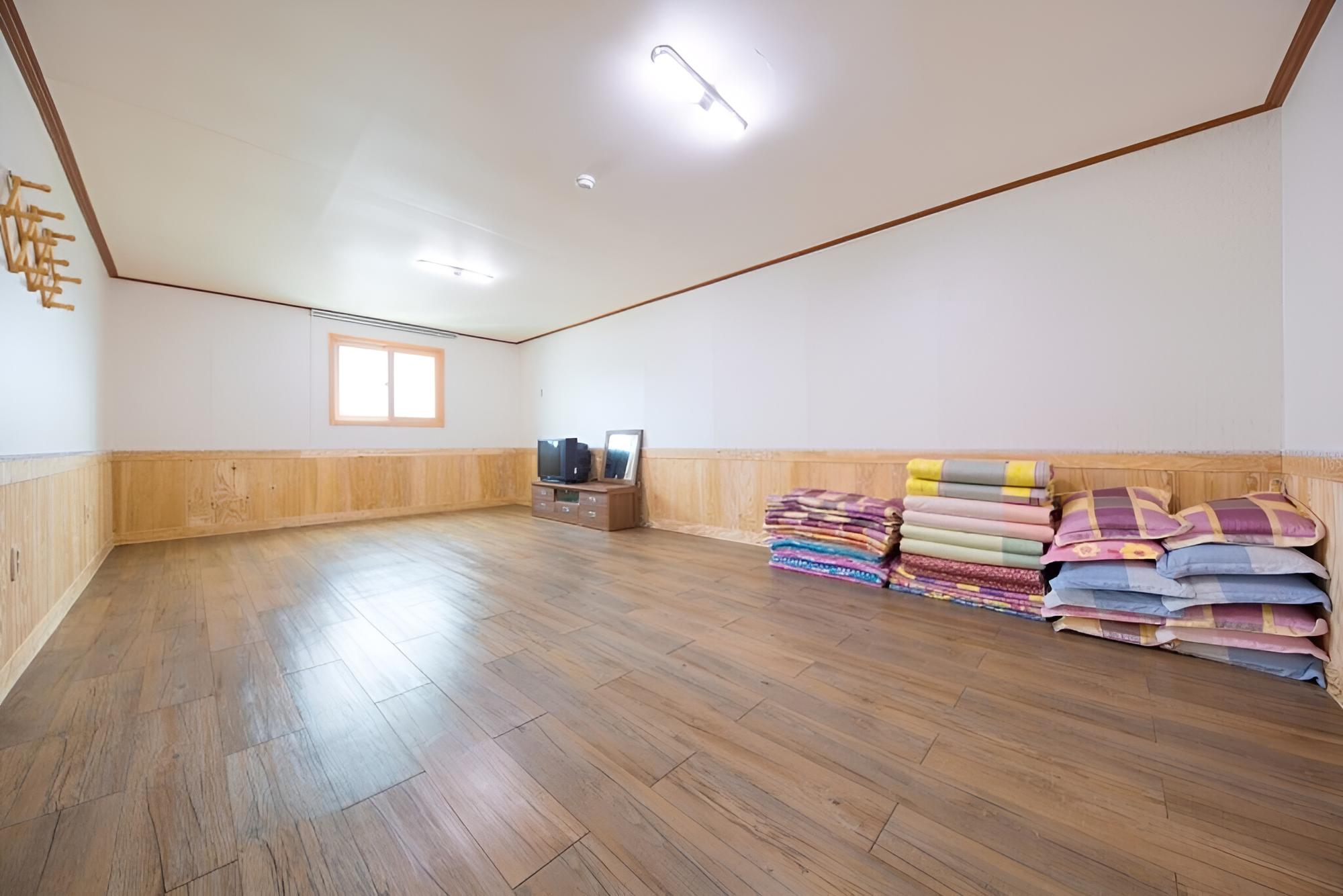 Room (501 (66m two-room)) - Photo 20