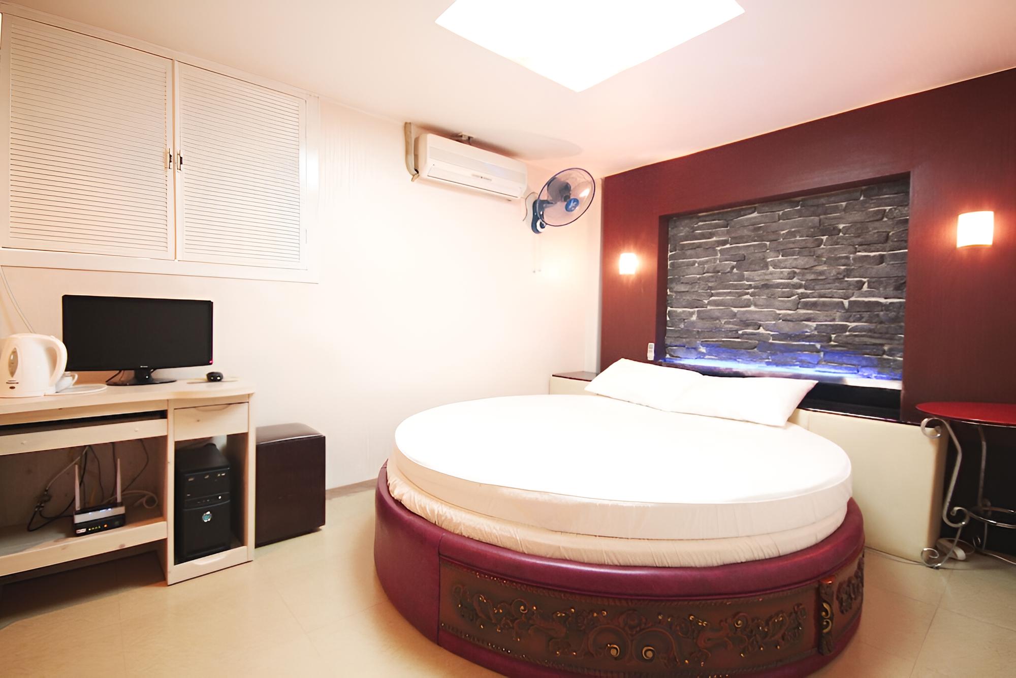 Room (Special Room)