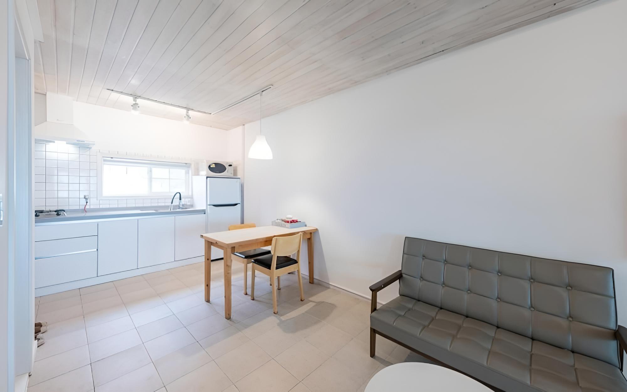 Room (Happy sea)