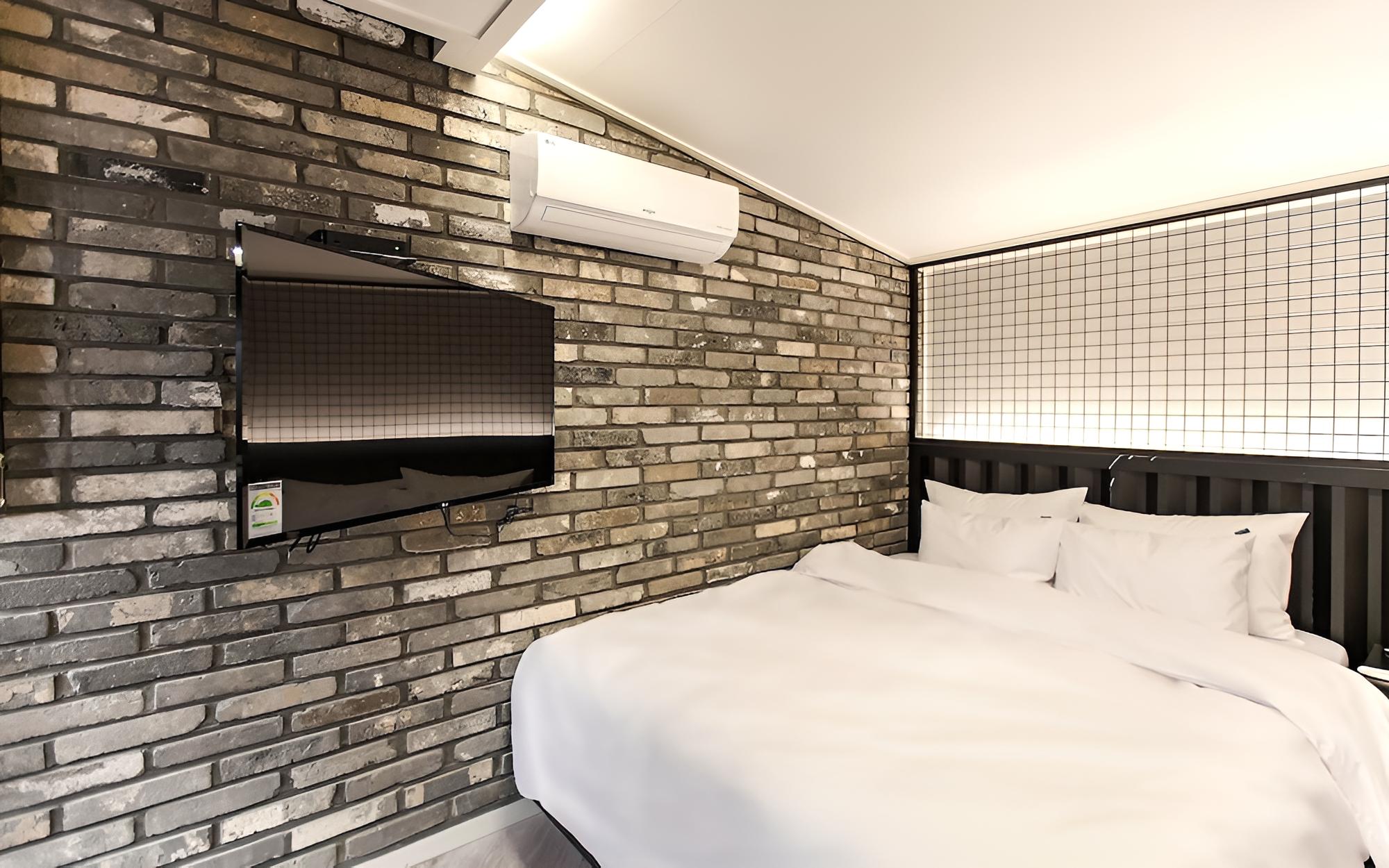 Room (Twin (Wave & Movienet available))