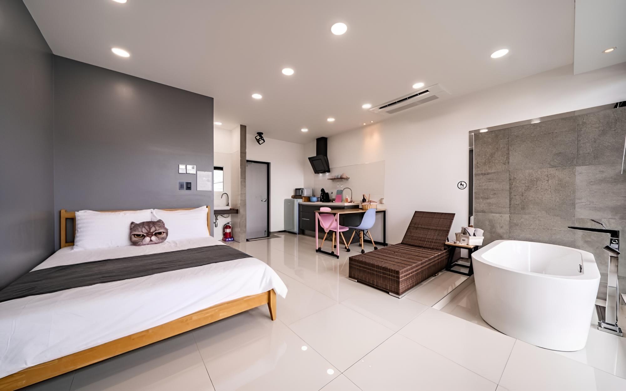 Room (M101 (Ocean View Private Terrace))
