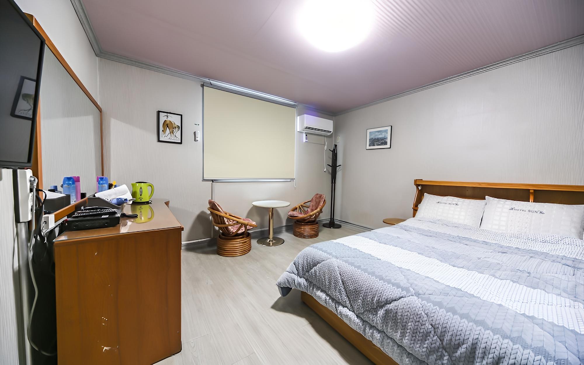 Room (Standard Room) - Photo 4