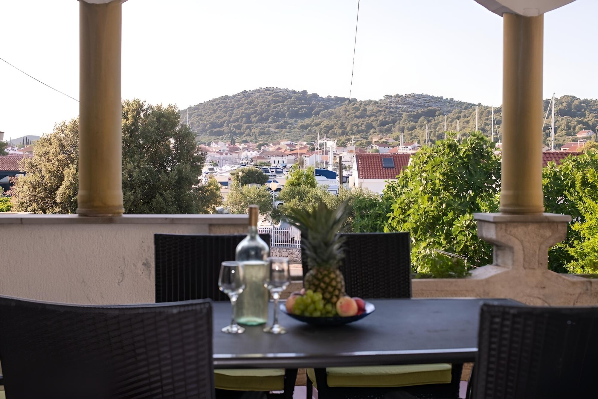Apartment (Matija - 30 m from sea - A1(4+2)) photo 1