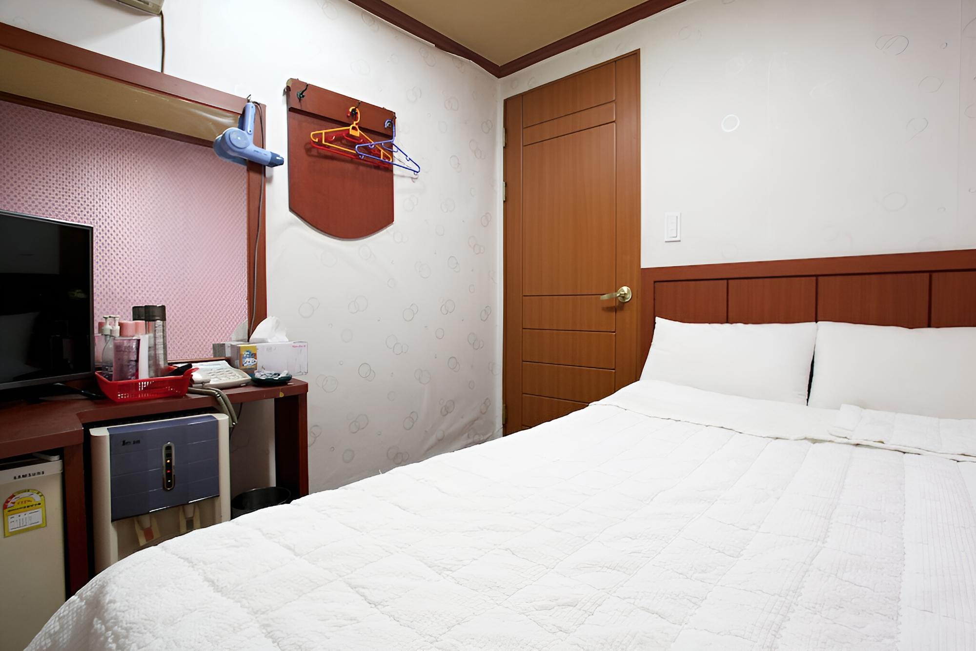 Room (Standard Room)