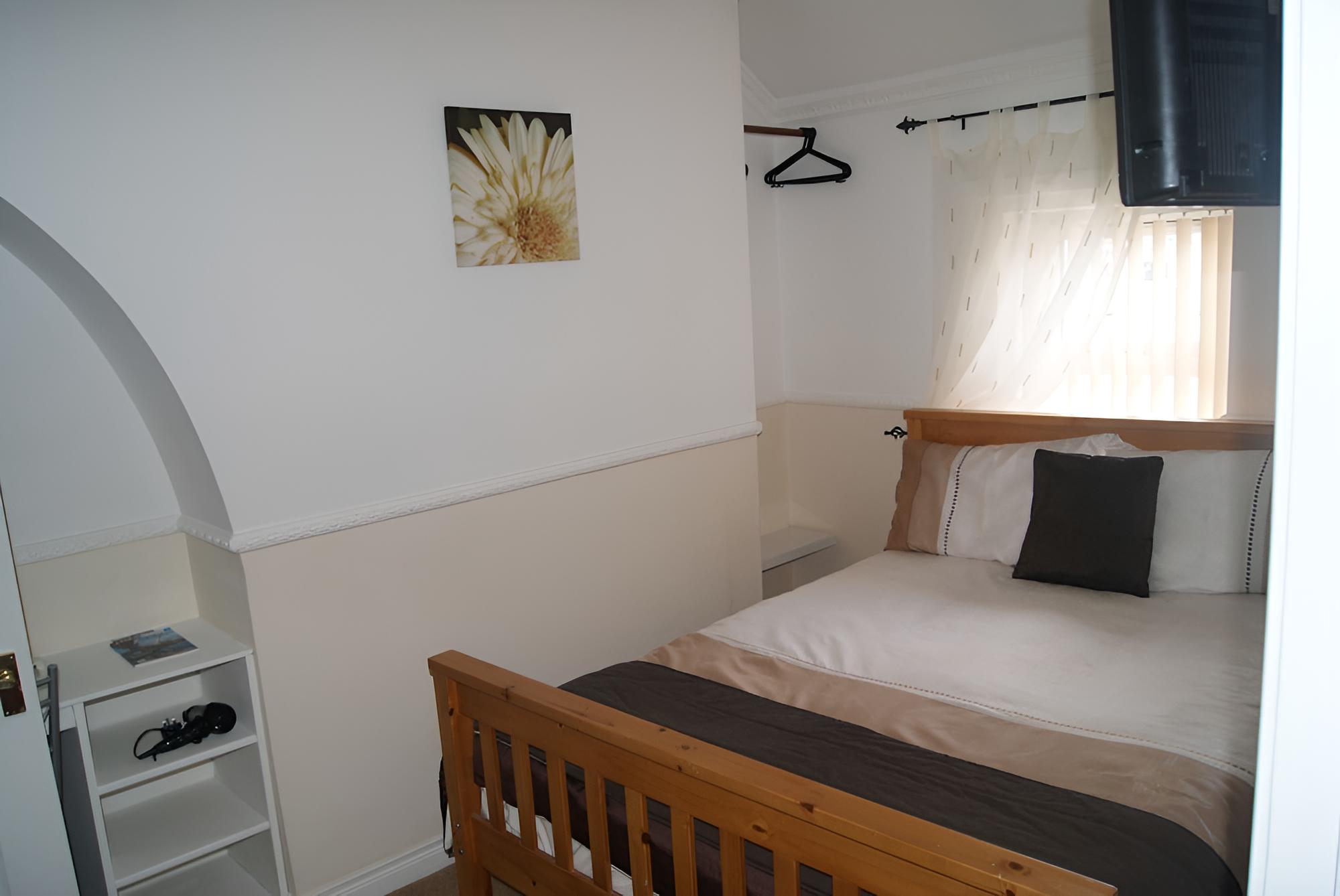 Twin Room, Ensuite photo 1