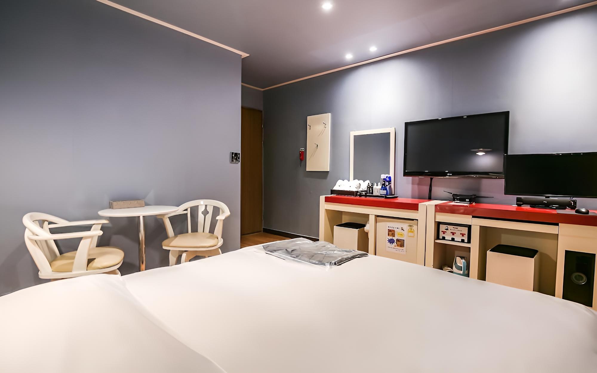 Room (Standard room (Netflix high-end pc ba) - Photo 4