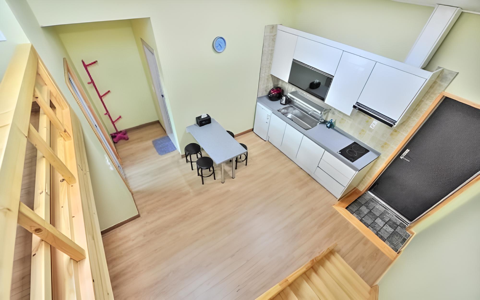 Room (Hero Room 202 (Duplex))