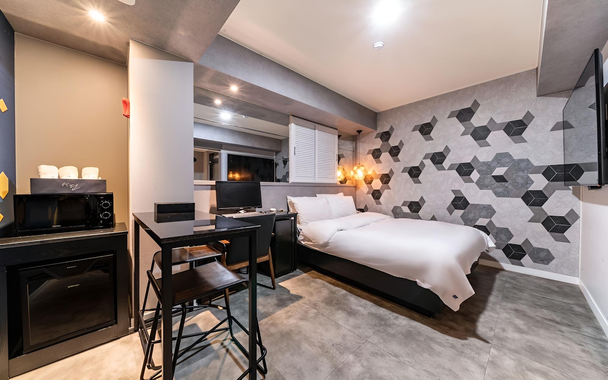 Room (Deluxe B for walking (TV 65 inches FU)
