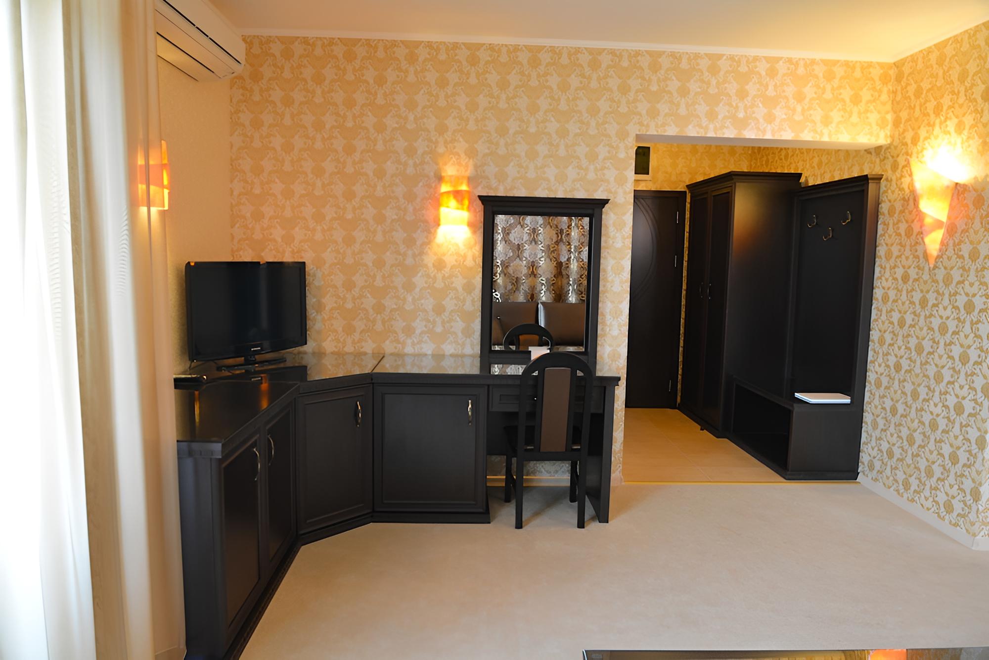 Apartment photo 2