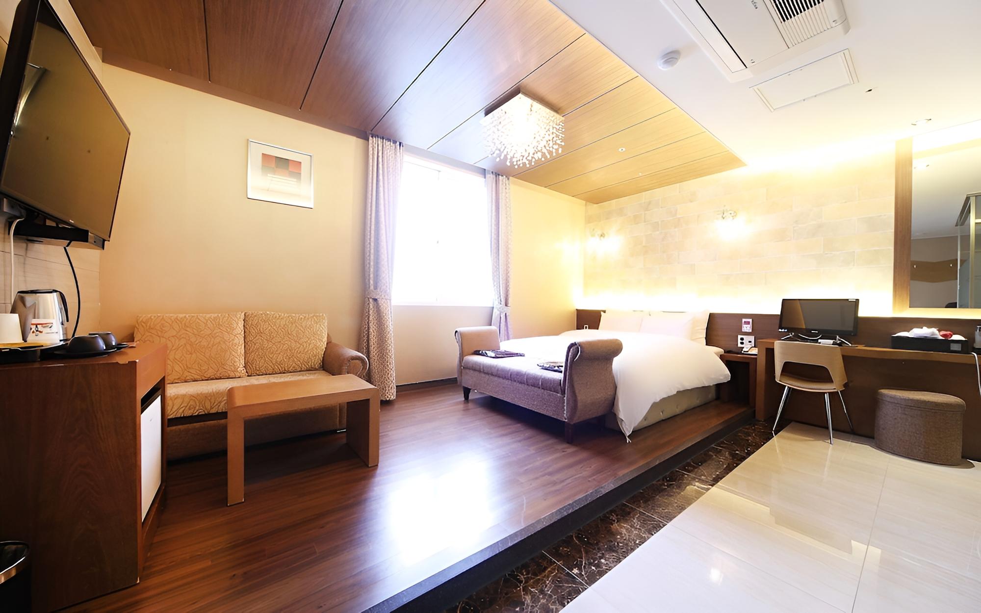 Room (Deluxe room)
