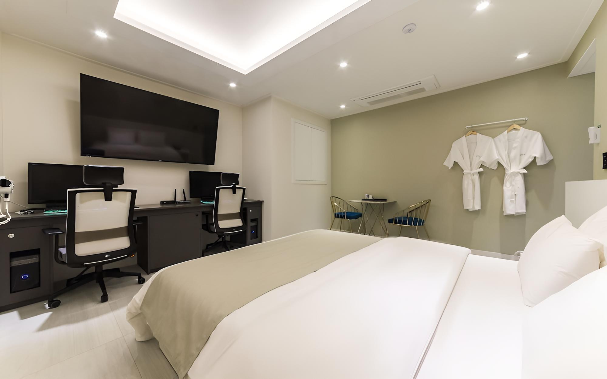 Room (Premium standard (couple PC RTX2060 1) photo 3