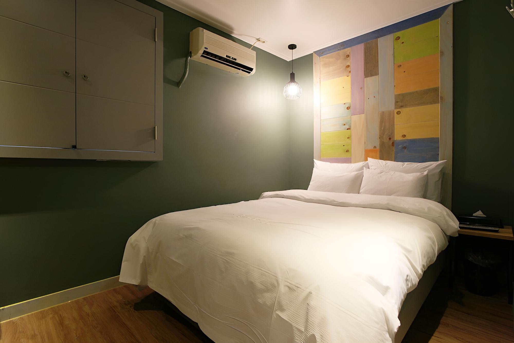 Room (B type)