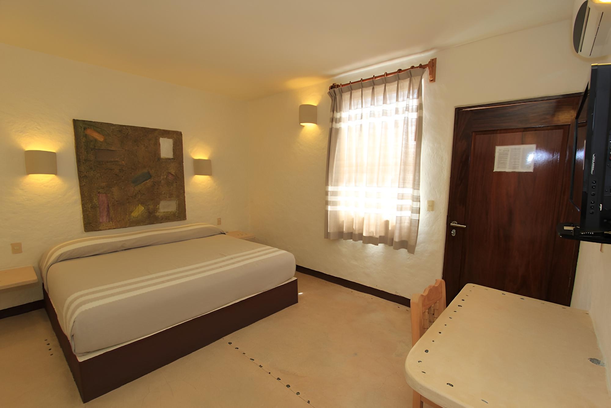 Standard Room, 1 King Bed