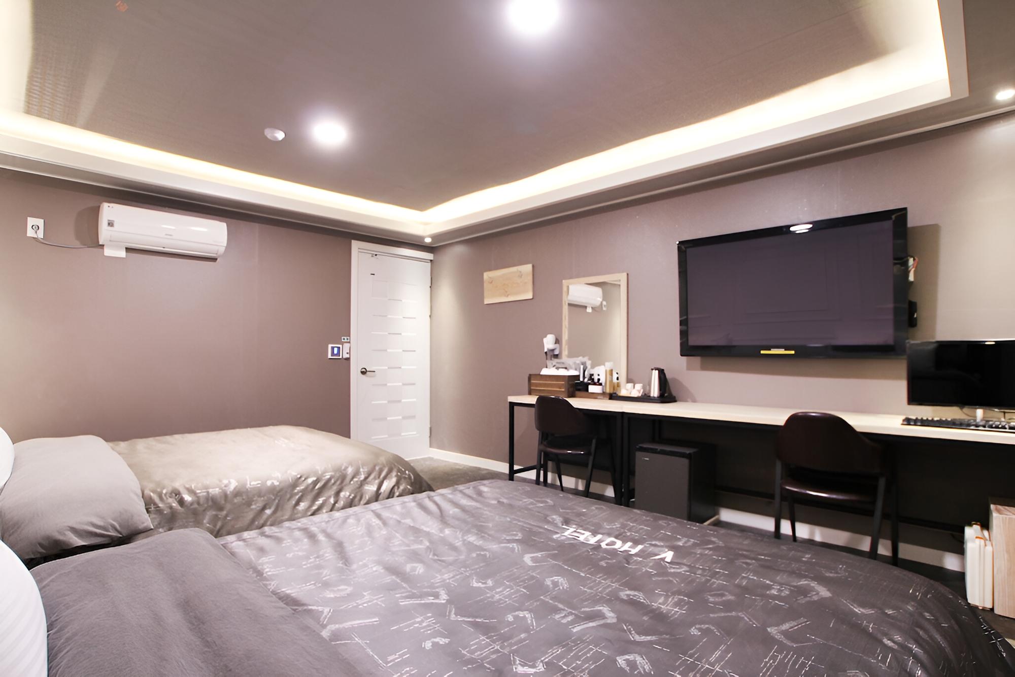 Room (Twin (PC)) - Photo 4