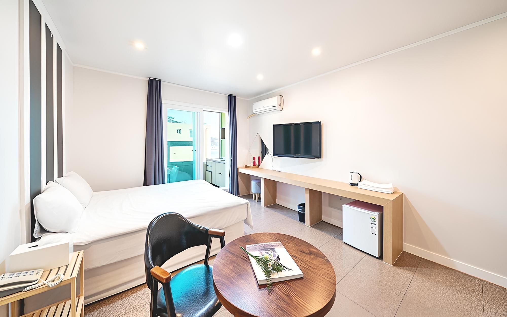 Room (Pension type standard (catering avail)