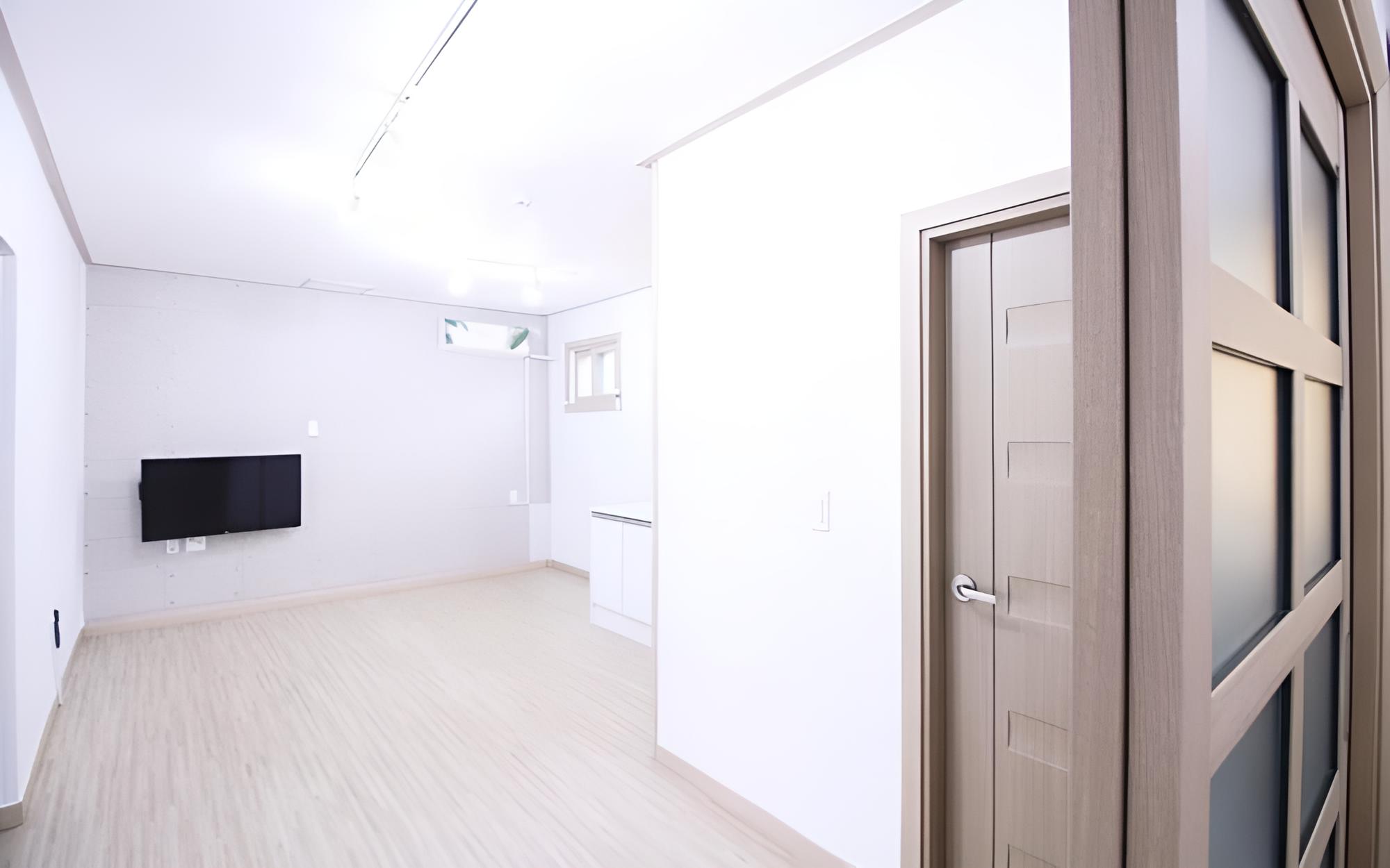 Room (Room 101) - Photo 4