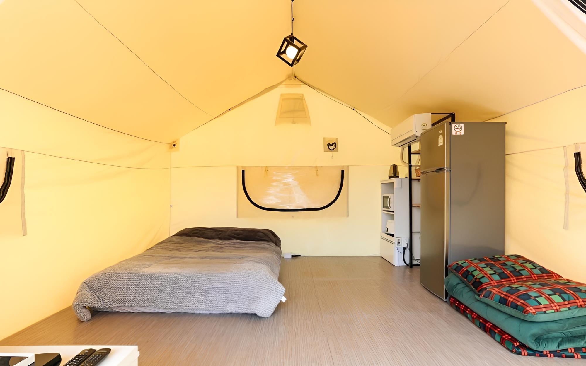 Room (Moonlight Room 1)
