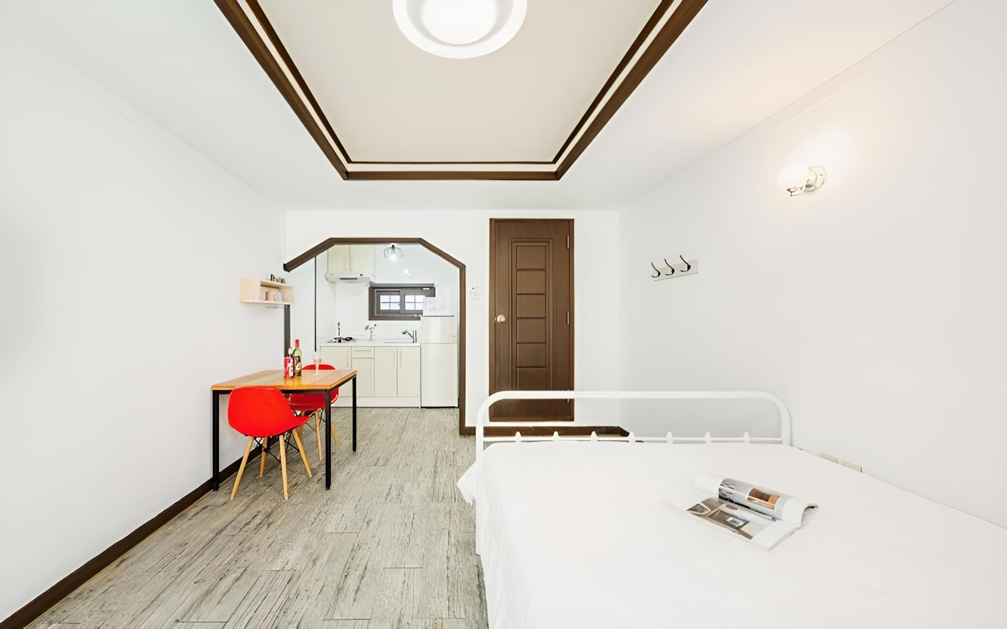 Room (Jasmine (bed))