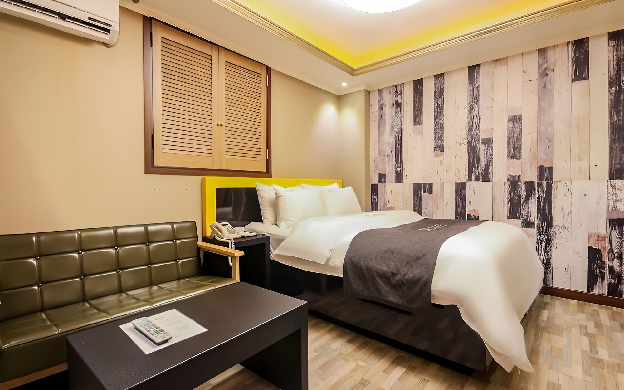 Room (Standard Room)