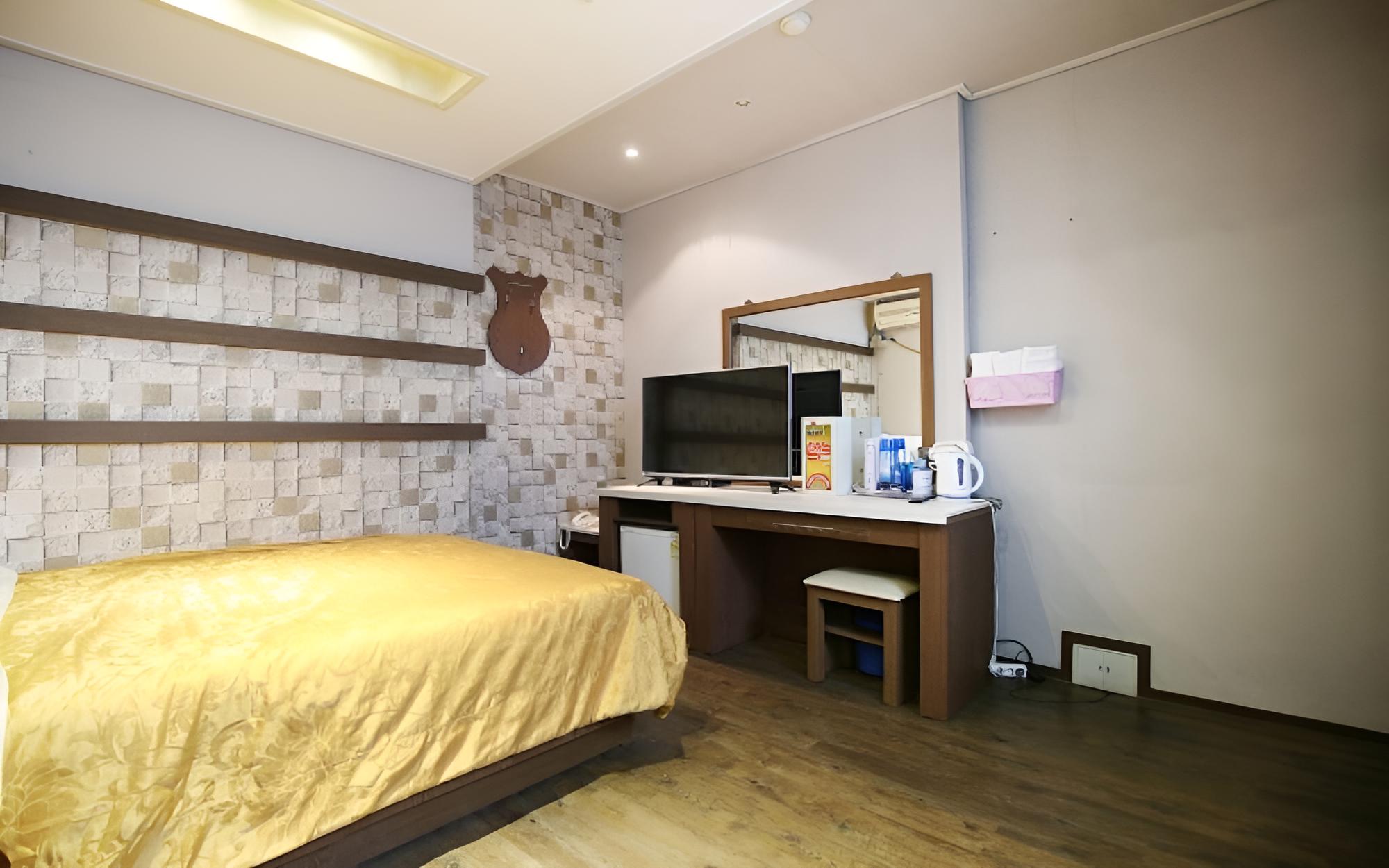 Room (Standard Room)