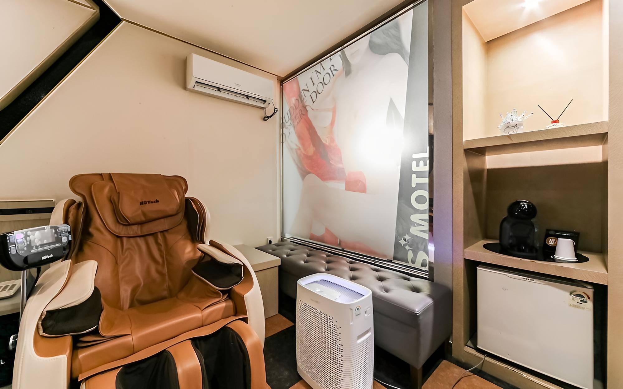 Room (Premium Massage ROOM)