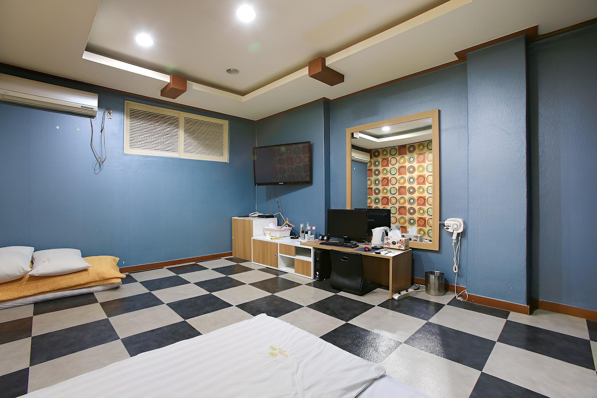 Room (Ondol (Korean))