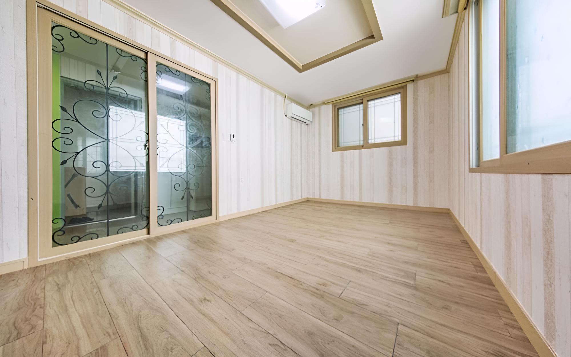 Room (Room 303 (Ondol))